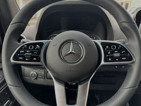 Used 2024 Mercedes-Benz Sprinter 3500 image 26
