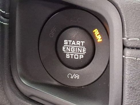 Used 2024 Jeep Wrangler Unlimited Sahara image 29