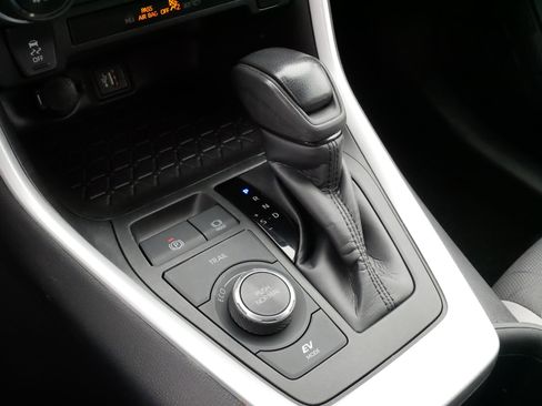 Certified 2024 Toyota RAV4 XLE AWD/4WD image 24