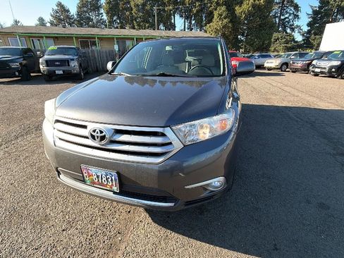Used 2012 Toyota Highlander SE image 7