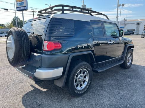 Used 2011 Toyota FJ Cruiser 4WD w/ Upgrade Pkg image 5