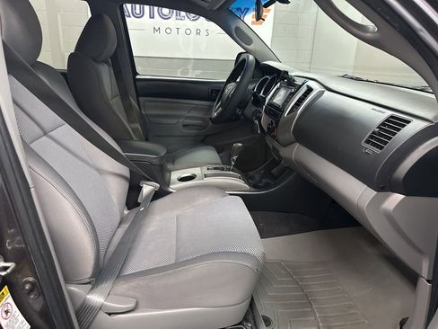 Used 2015 Toyota Tacoma 4x4 Double Cab w/ TRD Sport Package image 20
