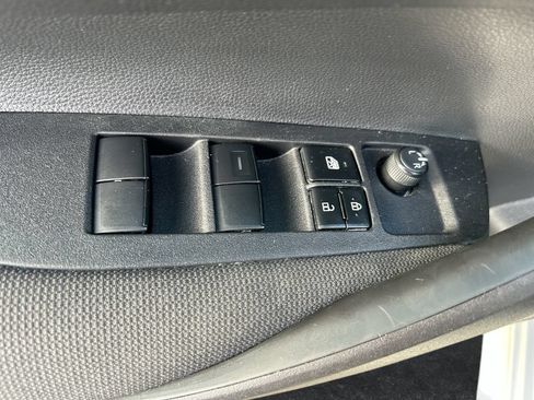 Used 2025 Toyota Corolla LE FWD image 4