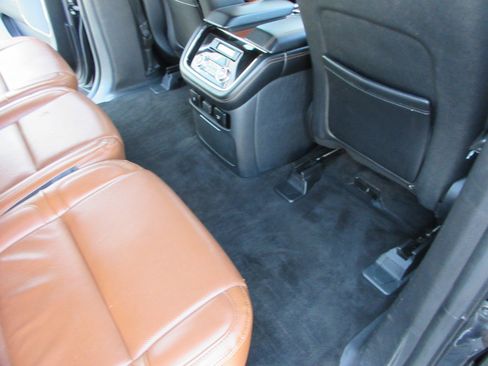 Used 2021 Lincoln Navigator Reserve w/ Cargo Convenience Package AWD/4WD image 22