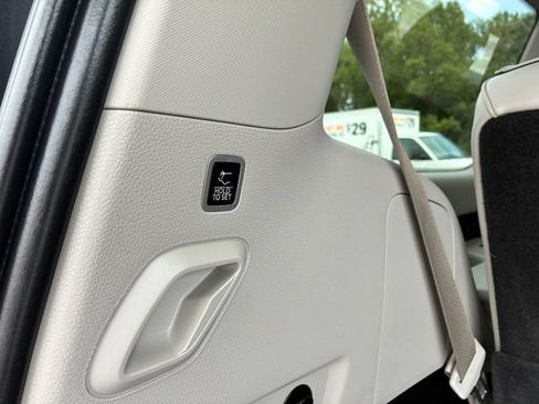 Used 2022 Jeep Wagoneer Series III AWD/4WD image 8