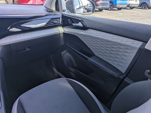 Used 2024 Volkswagen Taos S image 17