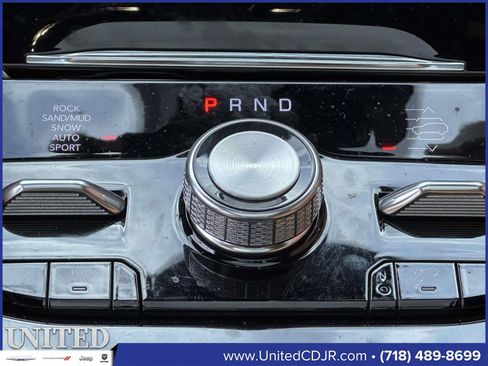 Used 2022 Jeep Grand Cherokee Summit image 19