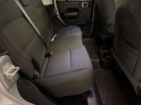 Used 2020 Jeep Wrangler Unlimited Willys image 19