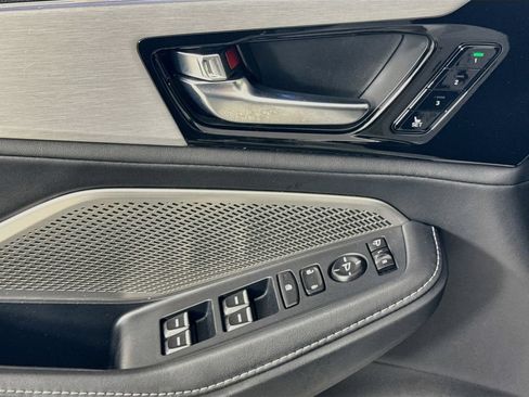Used 2023 Acura MDX SH-AWD w/ Technology Package image 22
