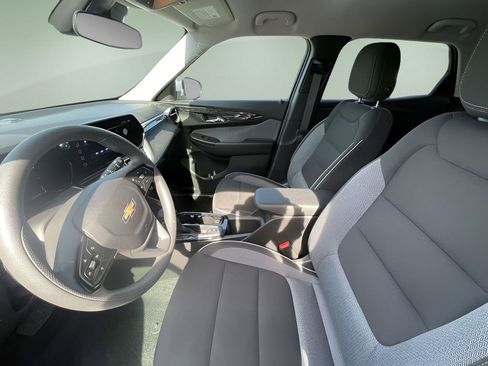 Used 2025 Chevrolet TrailBlazer LT AWD/4WD image 28