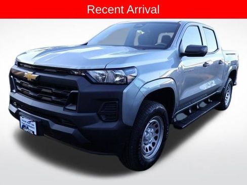 Used 2025 Chevrolet Colorado W/T w/ Advanced Trailering Package image 4