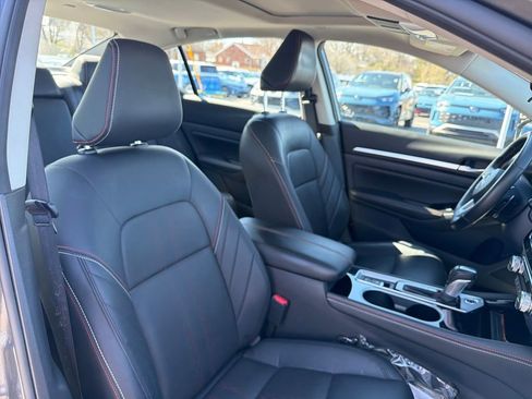 Used 2024 Nissan Altima 2.0 SR image 37