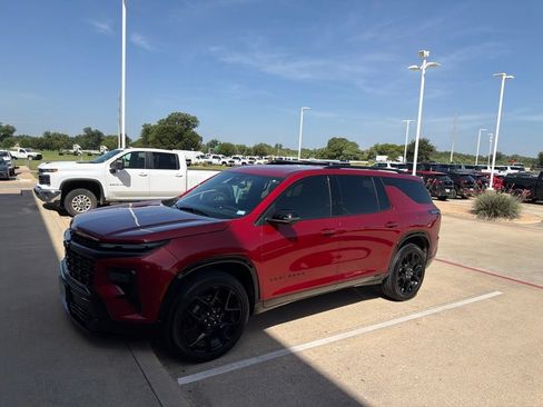 Used 2025 Chevrolet Traverse RS FWD image 5