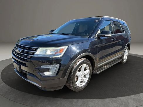 Used 2017 Ford Explorer XLT AWD/4WD image 1