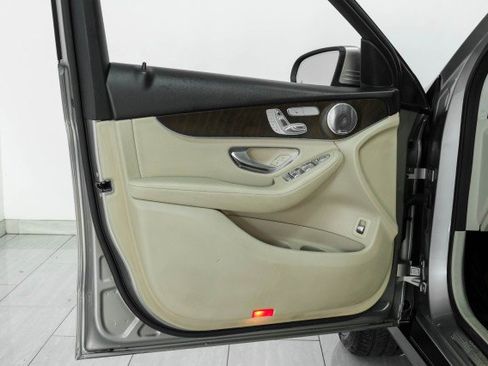 Used 2019 Mercedes-Benz GLC 300 4MATIC DRIVER ASSIST PKG PARKI image 38