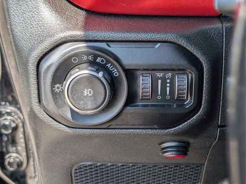 Used 2020 Jeep Wrangler Unlimited Rubicon w/ Cold Weather Group image 14