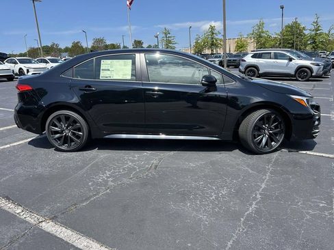 New 2026 Toyota Corolla SE w/ SE Premium Package FWD image 2