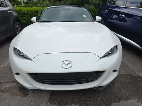 Used 2024 MAZDA MX-5 Miata Grand Touring RWD image 3