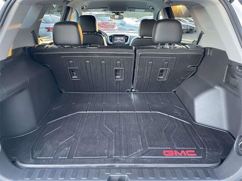 Used 2021 GMC Terrain SLE w/ Driver Convenience Package image 10