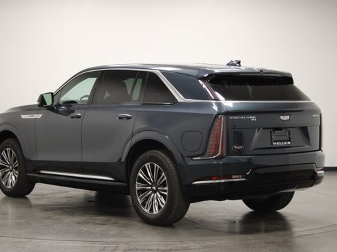 Used 2026 Cadillac Escalade IQ Luxury 1 AWD/4WD image 6