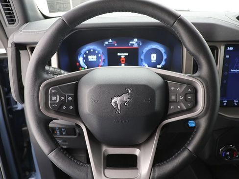 Used 2025 Ford Bronco Outer Banks image 16
