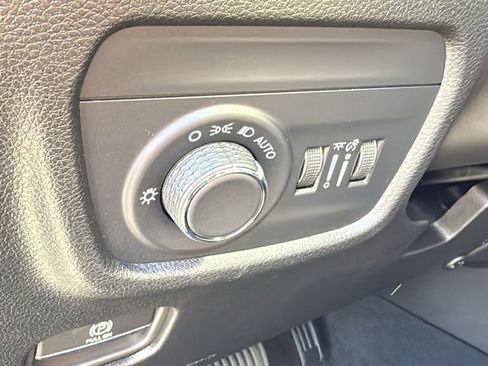 New 2025 Jeep Grand Cherokee L Laredo image 24