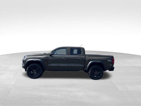Used 2024 Chevrolet Colorado Trail Boss w/ Technology Package AWD/4WD image 2