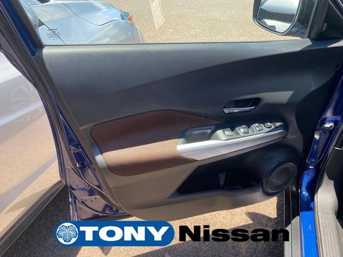 Used 2018 Nissan Kicks SR FWD image 12