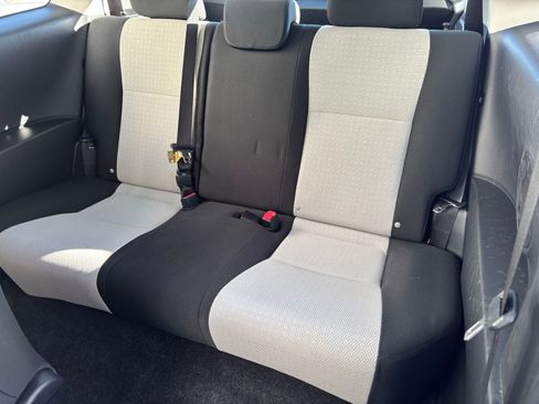 Used 2014 Toyota Yaris L image 22