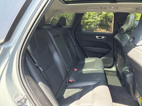 Certified 2024 Volvo XC60 B5 Plus AWD/4WD image 20