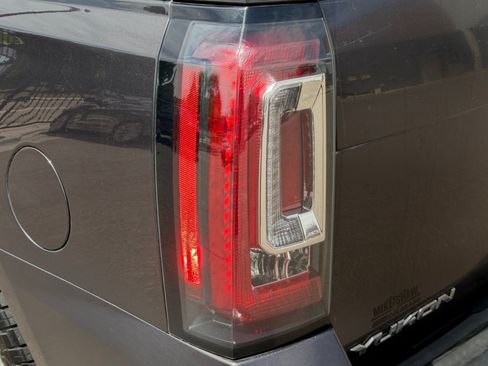 Used 2015 GMC Yukon SLE w/ Convenience Package AWD/4WD image 16