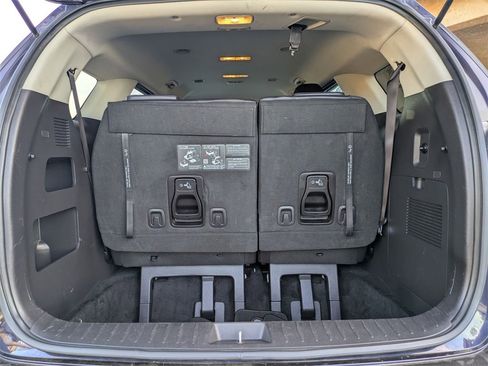 Used 2024 Kia Carnival LX image 30