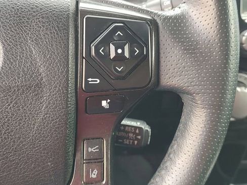 Used 2021 Toyota 4Runner TRD Off-Road Premium AWD/4WD image 19