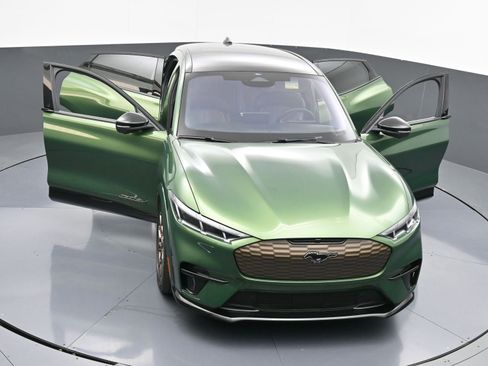 Used 2025 Ford Mustang Mach-E GT w/ Bronze Appearance Package image 39