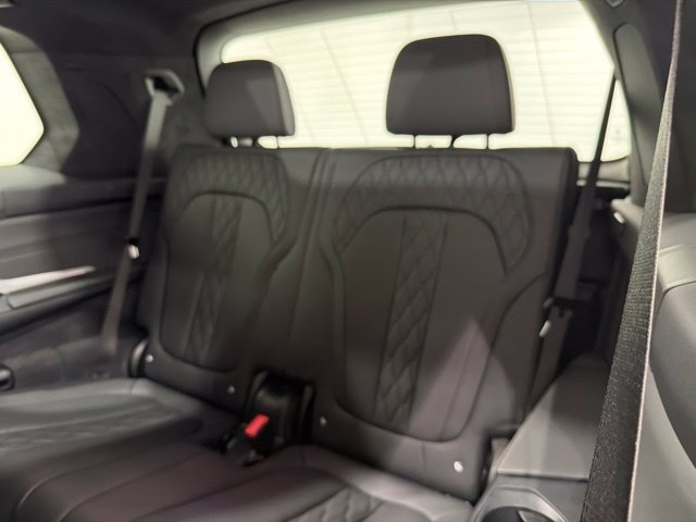 Used 2024 BMW X7 xDrive40i w/ Executive Package AWD/4WD image 18