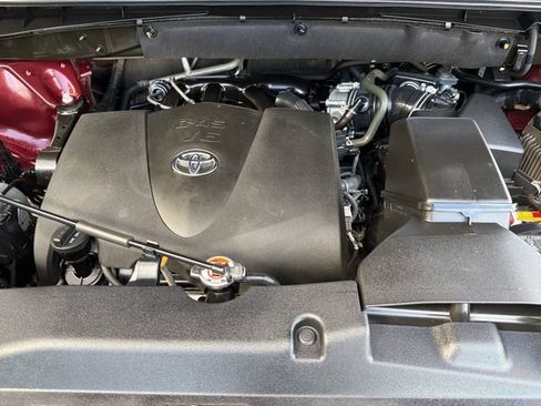 Used 2019 Toyota Highlander LE FWD image 26