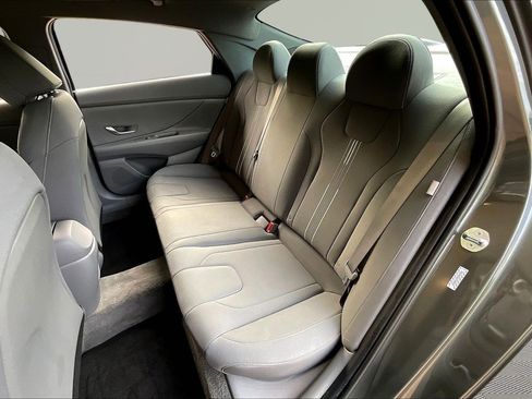 Used 2024 Hyundai Elantra SEL FWD image 21