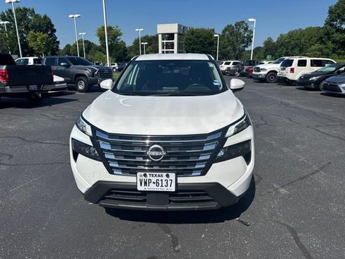 Used 2025 Nissan Rogue SV AWD/4WD image 10