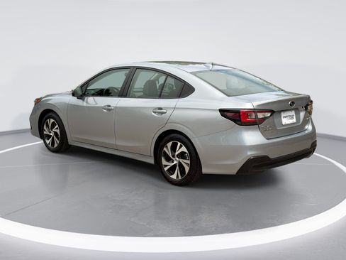 Used 2025 Subaru Legacy Premium AWD/4WD image 7