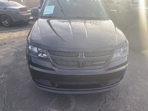 Used 2020 Dodge Journey SE w/ SE Popular Equipment Group image 6