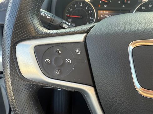 Used 2024 GMC Terrain SLE image 16