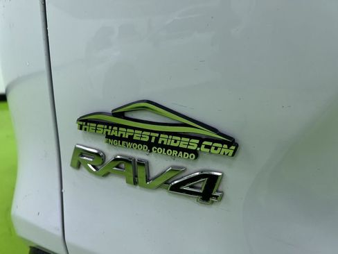 Used 2019 Toyota RAV4 XLE w/ Convenience Package AWD/4WD image 12
