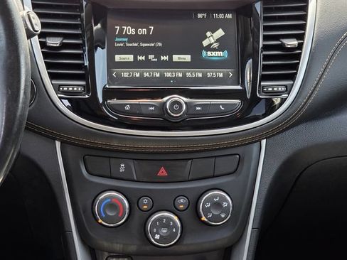 Used 2017 Chevrolet Trax LT w/ LT Convenience Package AWD/4WD image 12