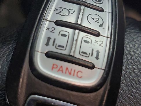 Used 2017 Chrysler Pacifica Touring-L Plus w/ Advanced Safetytec Group image 31