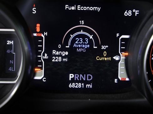 Used 2018 Jeep Wrangler Unlimited Sahara image 12