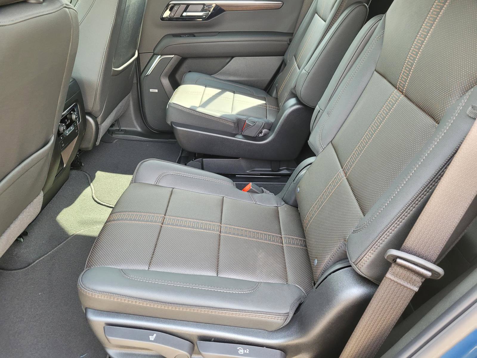 New 2026 Chevrolet Tahoe High Country w/ Sun And Tow Package AWD/4WD image 11