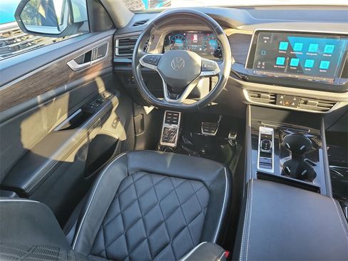 Certified 2024 Volkswagen Atlas SEL Premium R-Line image 10