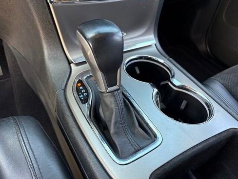 Used 2019 Jeep Grand Cherokee Altitude image 26