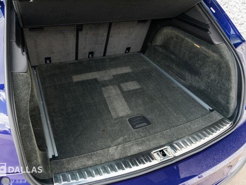 Used 2023 Bentley Bentayga image 34