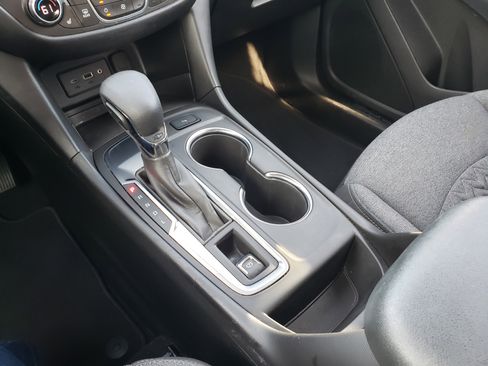 Used 2022 Chevrolet Equinox LT w/ Driver Convenience Package image 23